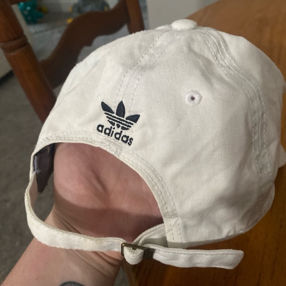 Adidas hat - Picture 2 of 3
